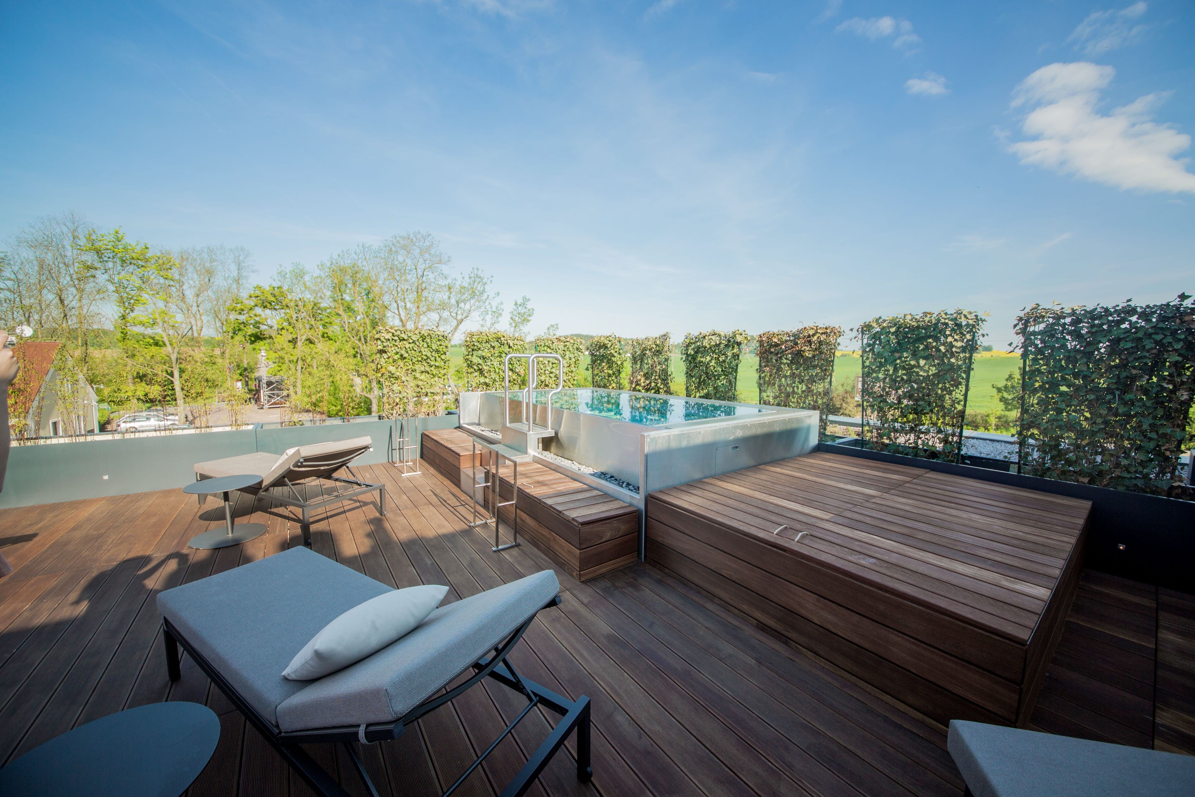 Terrace of the Hotel Spa with Customized IMAGINOX Whirlpool