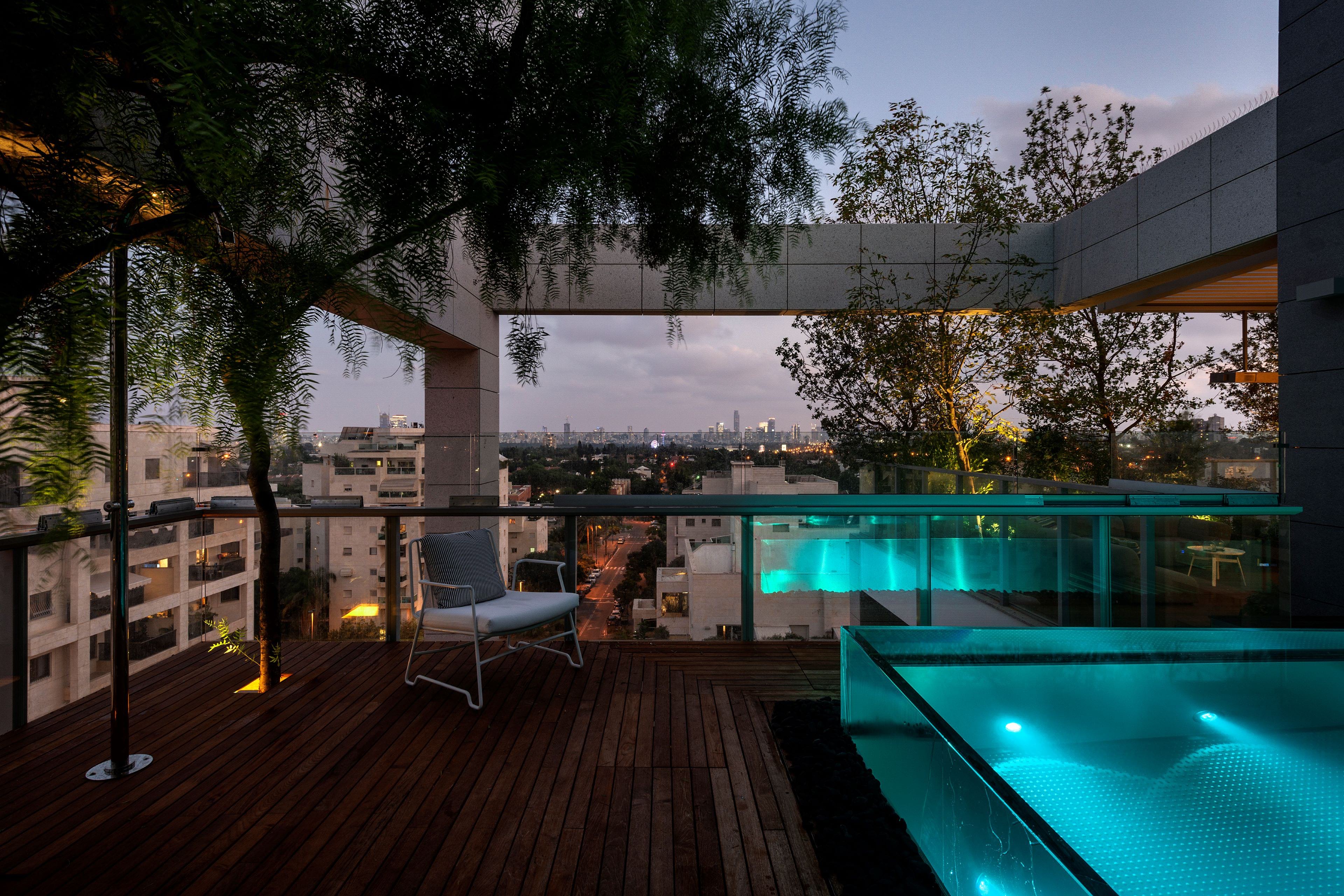 Exclusive IMAGINOX Glass Pool with Color Lighting