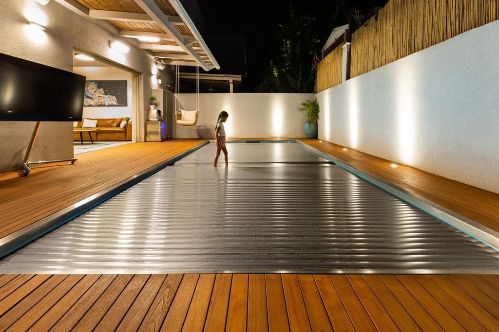 IMAGINOX stainless steel pool in a modern home