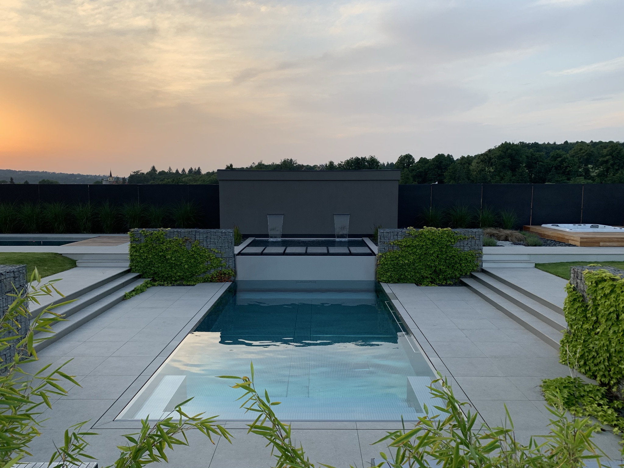 Two level stainless steel swimming pool by IMAGINOX